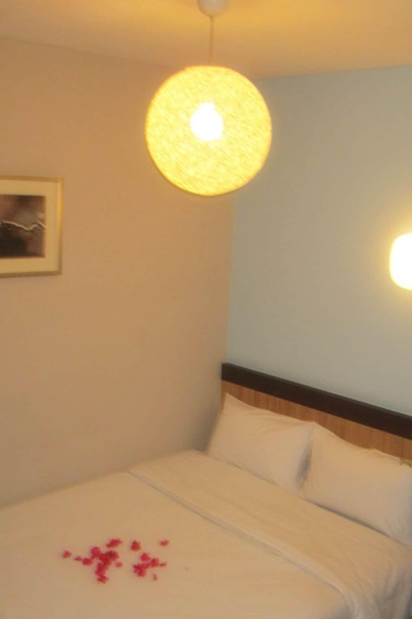 Station Eight Inn Ипох Экстерьер фото