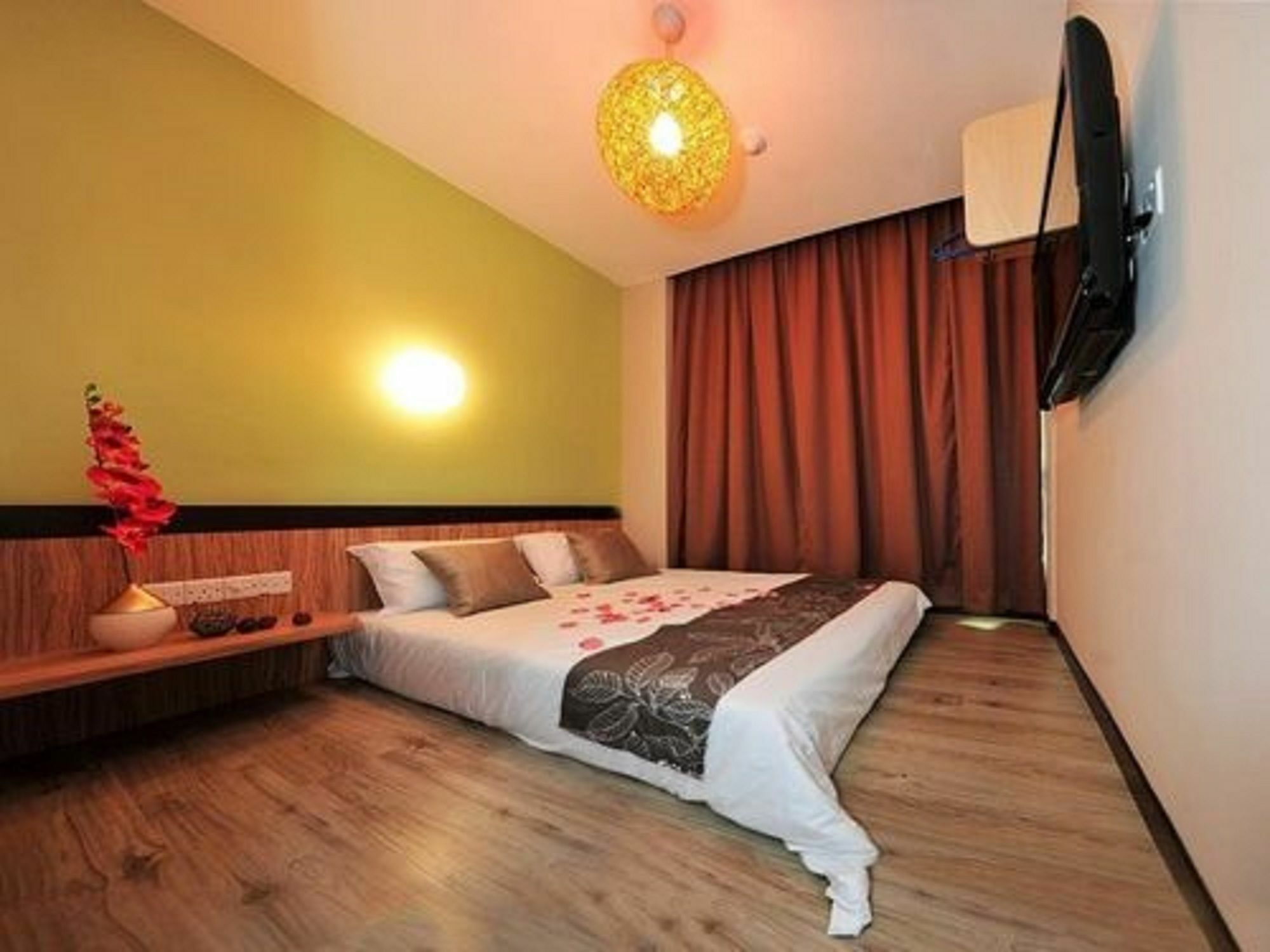 Station Eight Inn Ипох Экстерьер фото